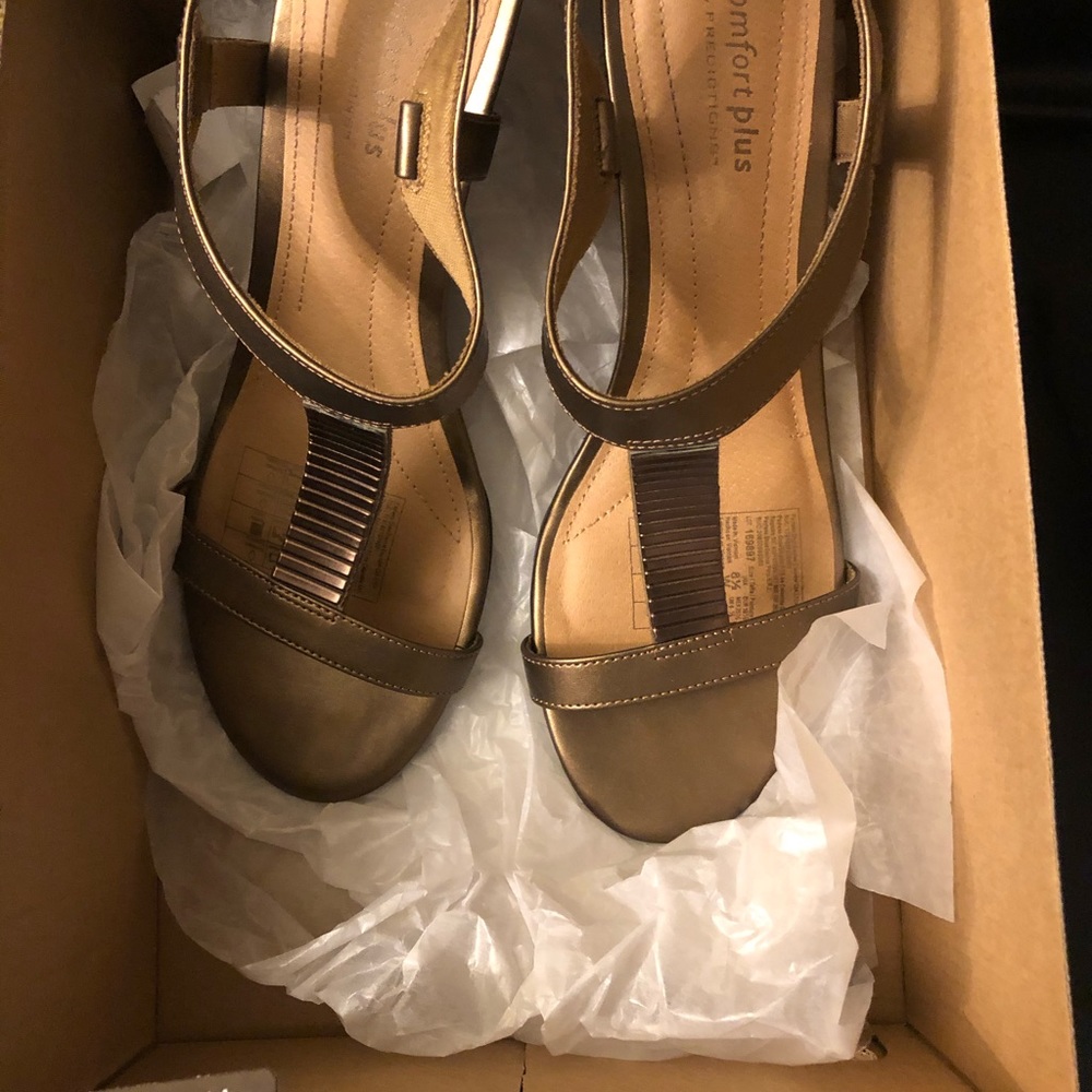 Shoes - Picture 2 of 4